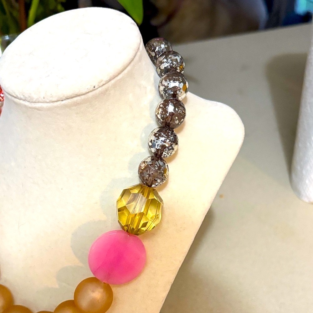 Lenora Dame Vintage Statement Necklace - Picture 4 of 8